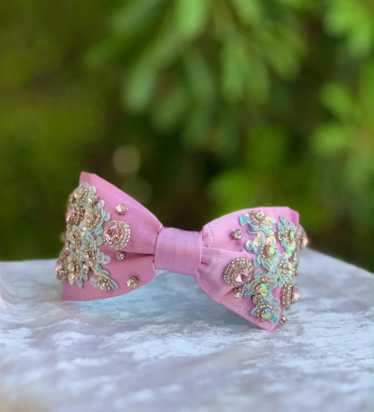 Crystal & Stone Work - Dual-tone crystal scatter 20